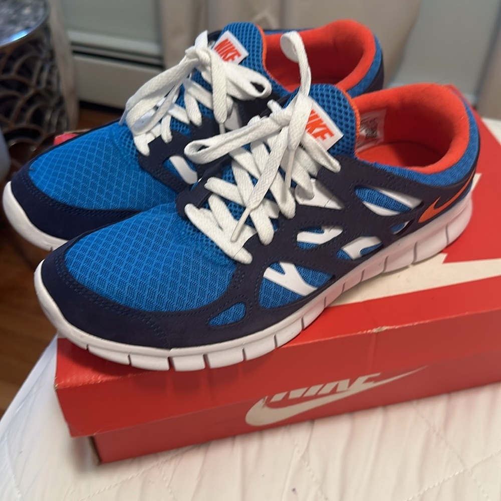 Brand new Men’s Nike Free Run 2 Sneaker